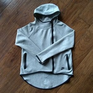 NIKE Tech Fleece Cape Hoodie